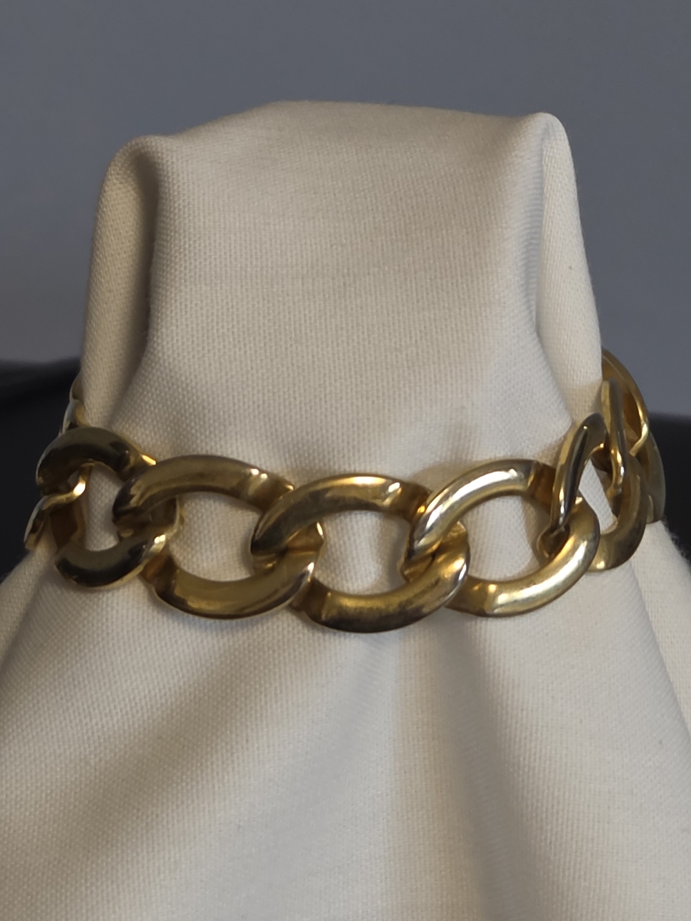 Vtg Monet Gold-Tone Cuban Link 7" Bracelet